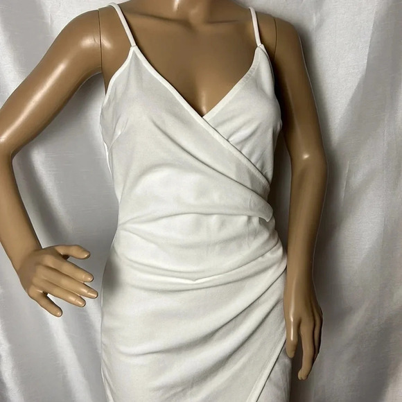 VNTG white faux wrap halter bodycon dress,ruching ,shirred,asymmetrical hem EC - Picture 7 of 14